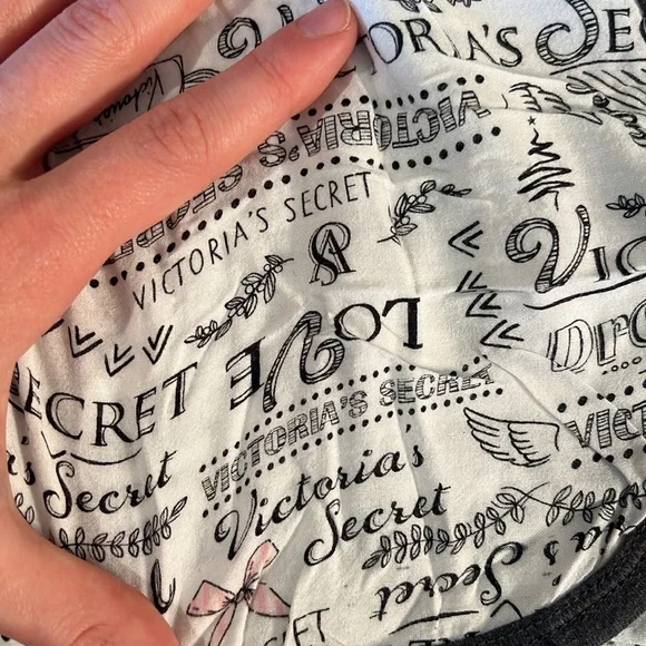 VS Pajama Set - Picture 4 of 4